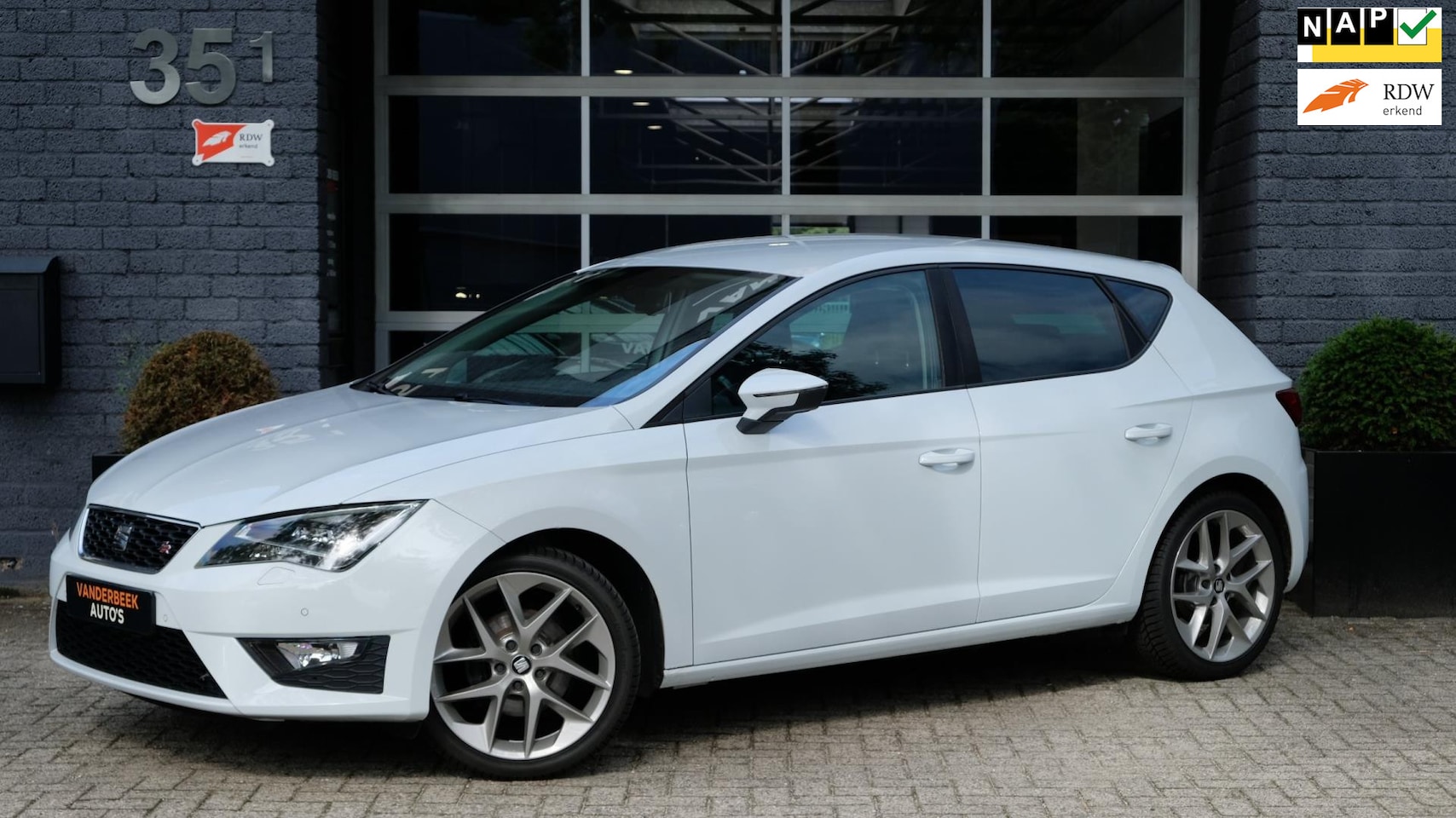 SEAT Leon - 1.4 TSI FR 140PK Cruise Media Full LED - AutoWereld.nl
