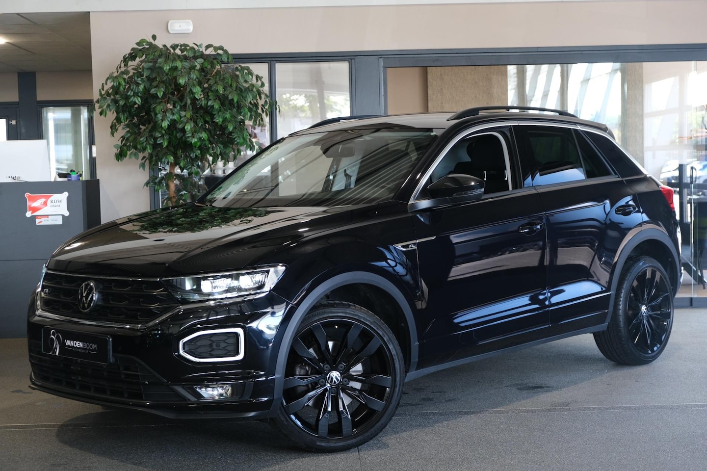 Volkswagen T-Roc - 1.0 TSI 110PK R-line Black Pack Led Navi ACC - AutoWereld.nl