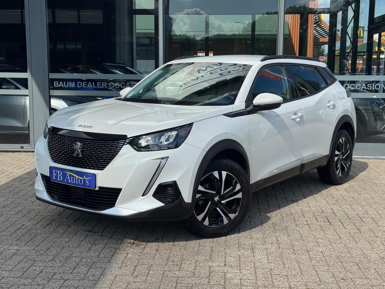 Peugeot 2008 - 1.2 PureTech Allure Airco Lmv Navi Camera Cruise - AutoWereld.nl