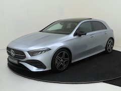 Mercedes-Benz A-klasse - 180 AMG Line Stoelverwarming / Achteruitrijcamera / Panorama-schuifdak / Night-Pakket