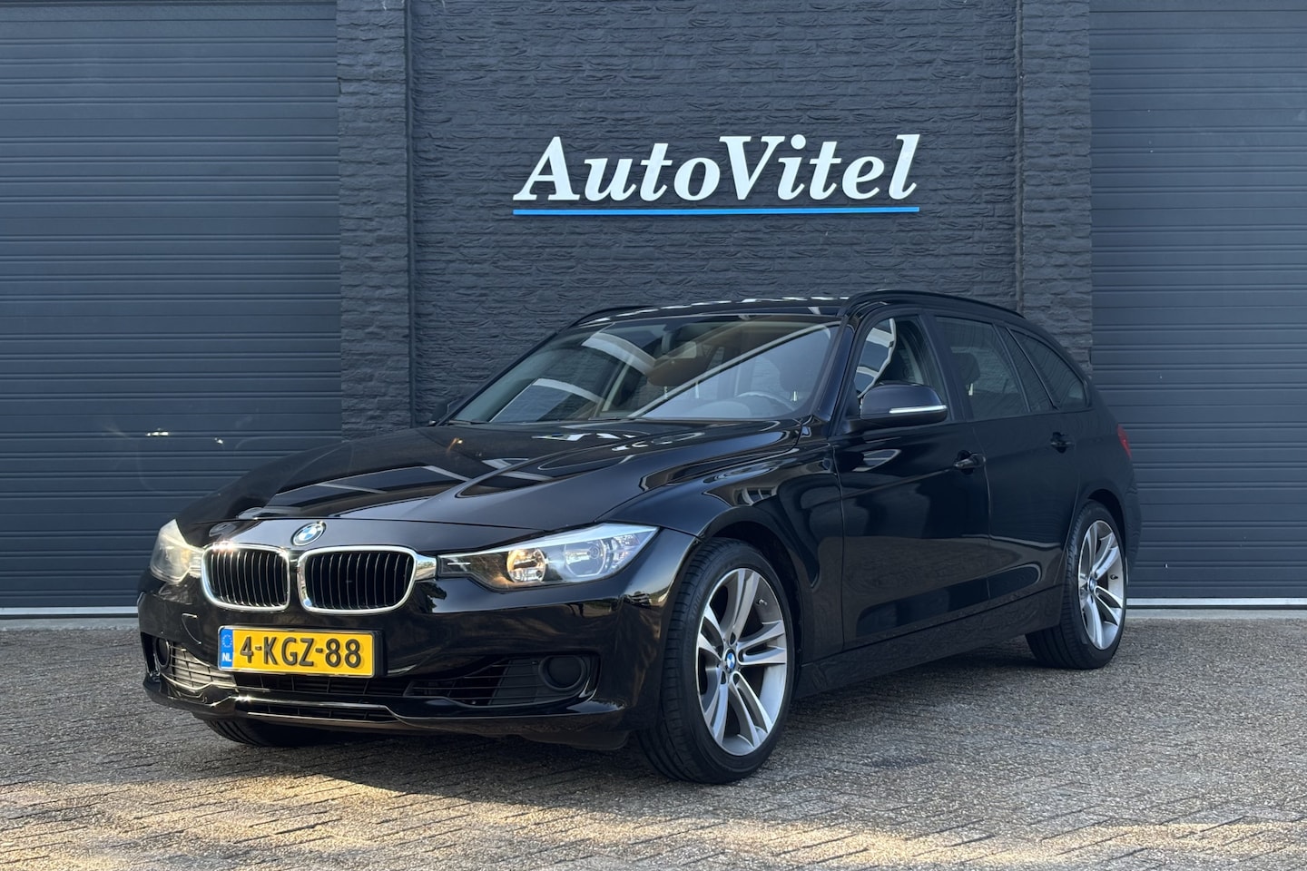 BMW 3-serie Touring - 320i | Cruise Control | Leder Stuur | Netto Handelsprijs | Geen inruil - AutoWereld.nl