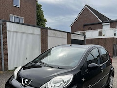 Peugeot 107 - 1.0-12V Millesim 200 Automaat / Airco / dealeronderhouden