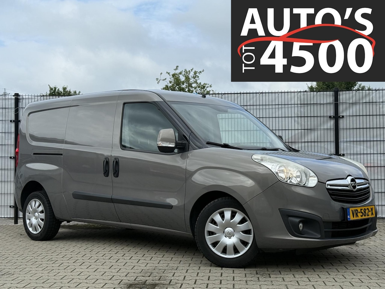 Opel Combo - 1.6 CDTi L2H1 Sport 105PK! Trekhaak! Clima! - AutoWereld.nl