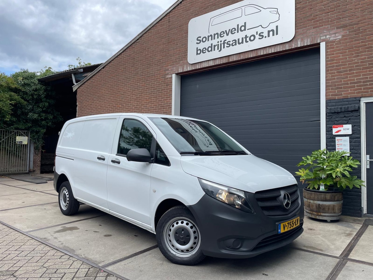 Mercedes-Benz Vito - 111CDI 115pk EURO6, PDC, licht/regensensor - AutoWereld.nl