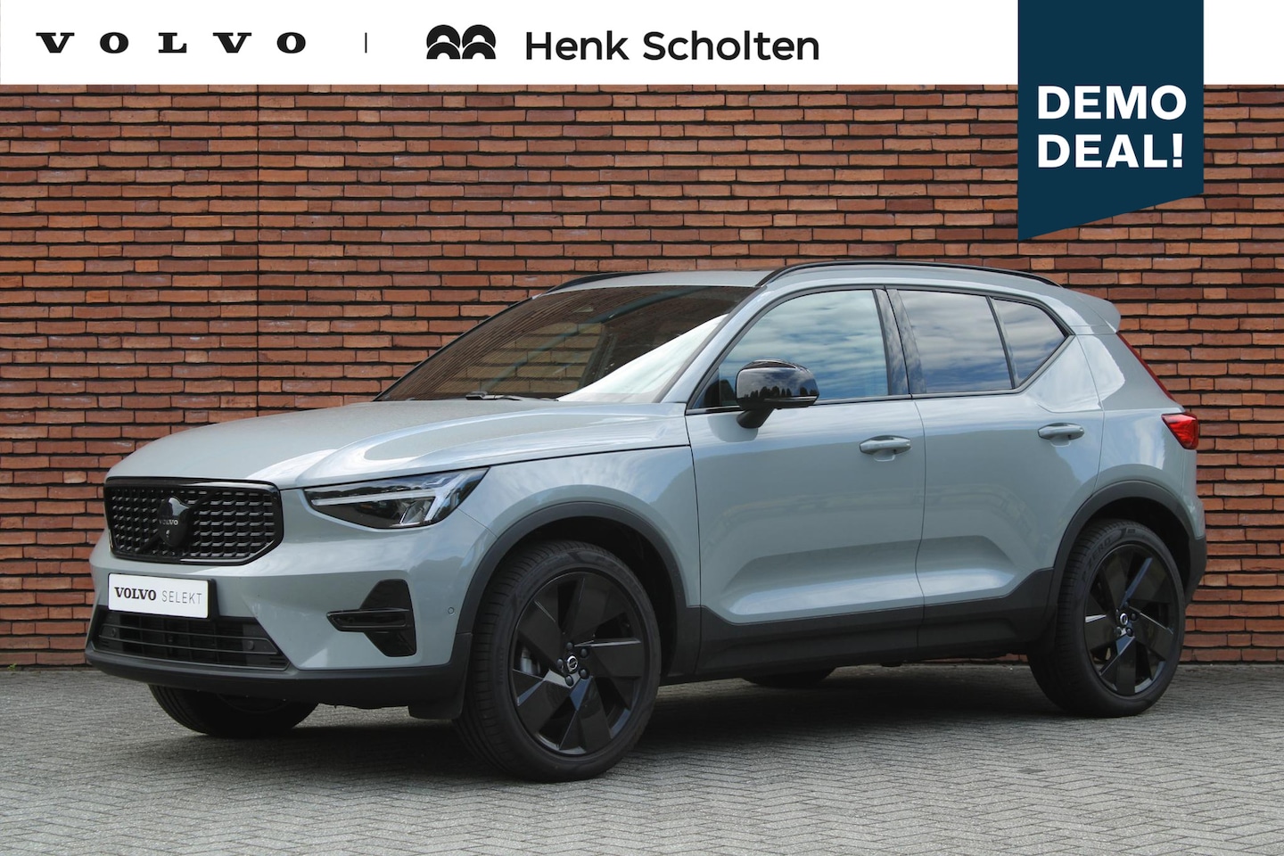 Volvo XC40 - 2.0 B4 Plus Black Edition Panoramadak | 20 inch lichtmetalen velgen | Harman Kardon | Demo - AutoWereld.nl