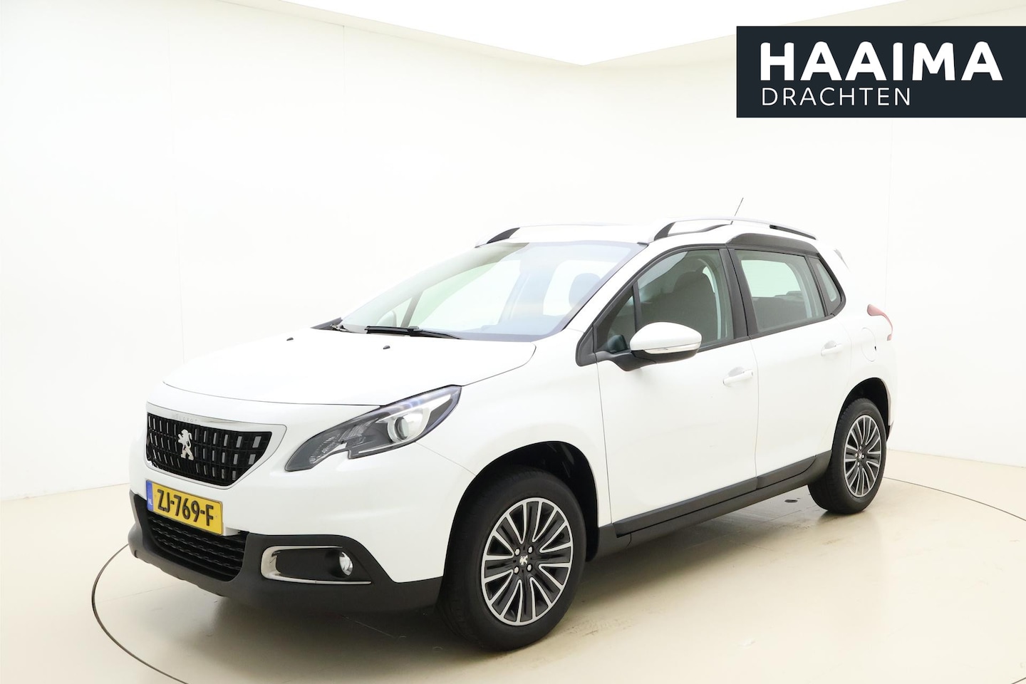 Peugeot 2008 - 1.2 Blue Lion | Navigatie | Airco | Cruise Control | Parkeersensoren achter | 28.117 km - AutoWereld.nl