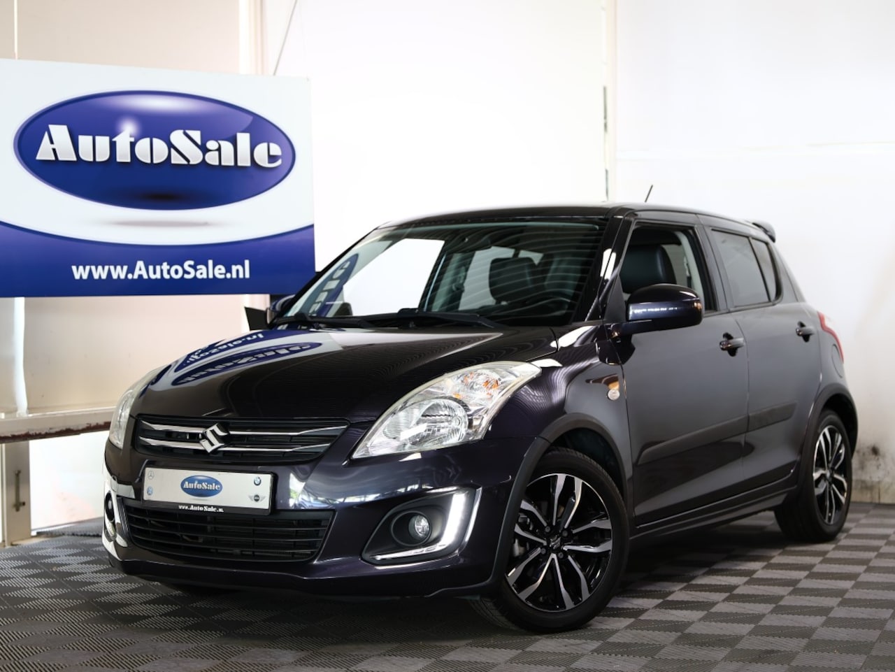 Suzuki Swift - 1.2 Extra EASS LUXE Sportieve Luxe Uitvoering 90.000 km "15 - AutoWereld.nl