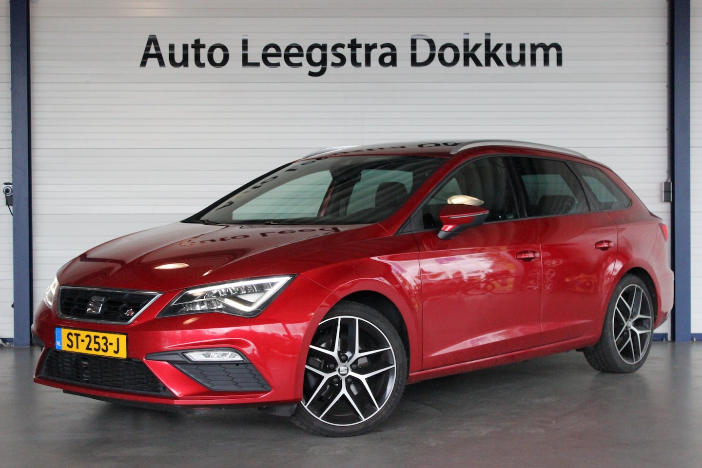 SEAT Leon ST - 1.4 FR Business Intense Afn. Trekhaak | Pano | LED | Alcantara | Carplay | Navi | Bluetoot - AutoWereld.nl