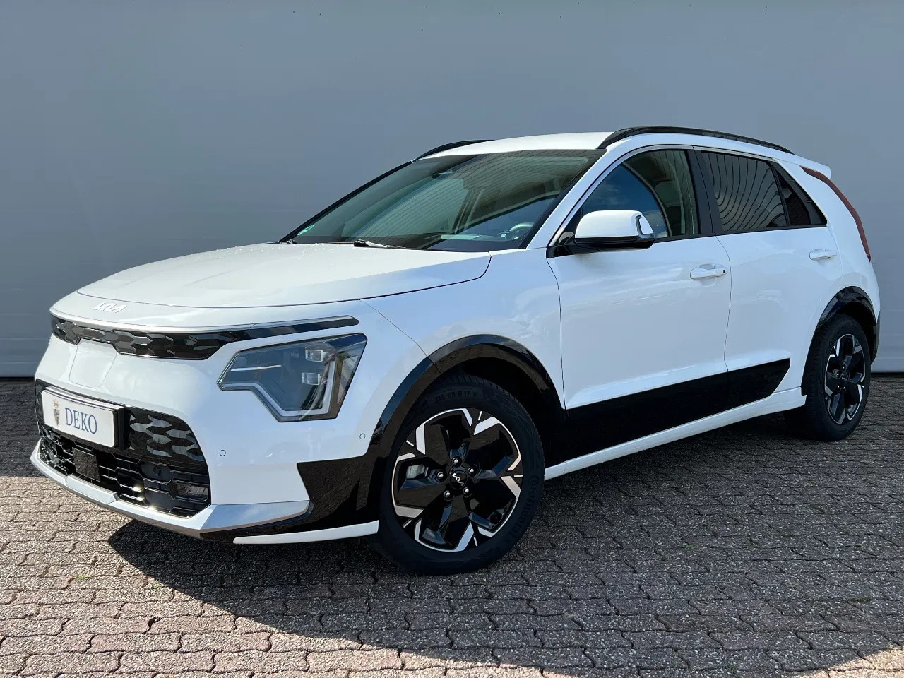 Kia e-Niro - 64kWh Executive Line | Warmtepomp | Nieuwstaat! - AutoWereld.nl