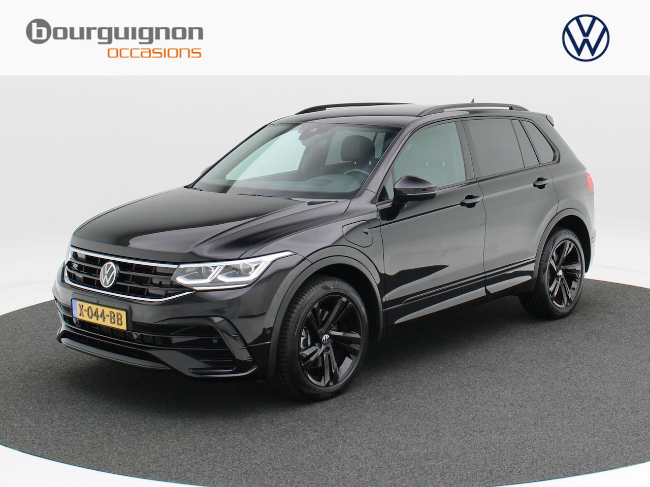 Volkswagen Tiguan - 1.4 TSi eHybrid 245 Pk Automaat R-Line Business+ | Black Style | 360 Camera | Trekhaak | A - AutoWereld.nl