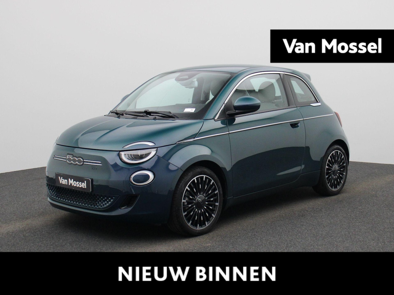 Fiat 500e - La Prima 42 kWh | Achteruitrijcamera | ACC | Blindspot | Lane Assist | Apple Carplay / And - AutoWereld.nl