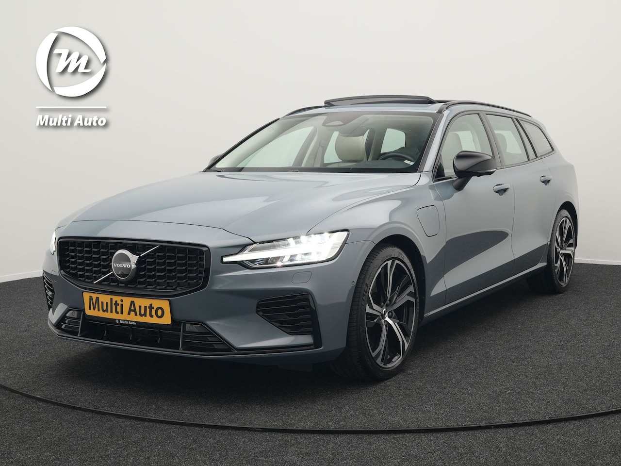 Volvo V60 - T8 AWD Plus Dark Plug In Hybrid Thunder Grey 390pk Dealer O.H. Long Range PHEV | Panodak | - AutoWereld.nl