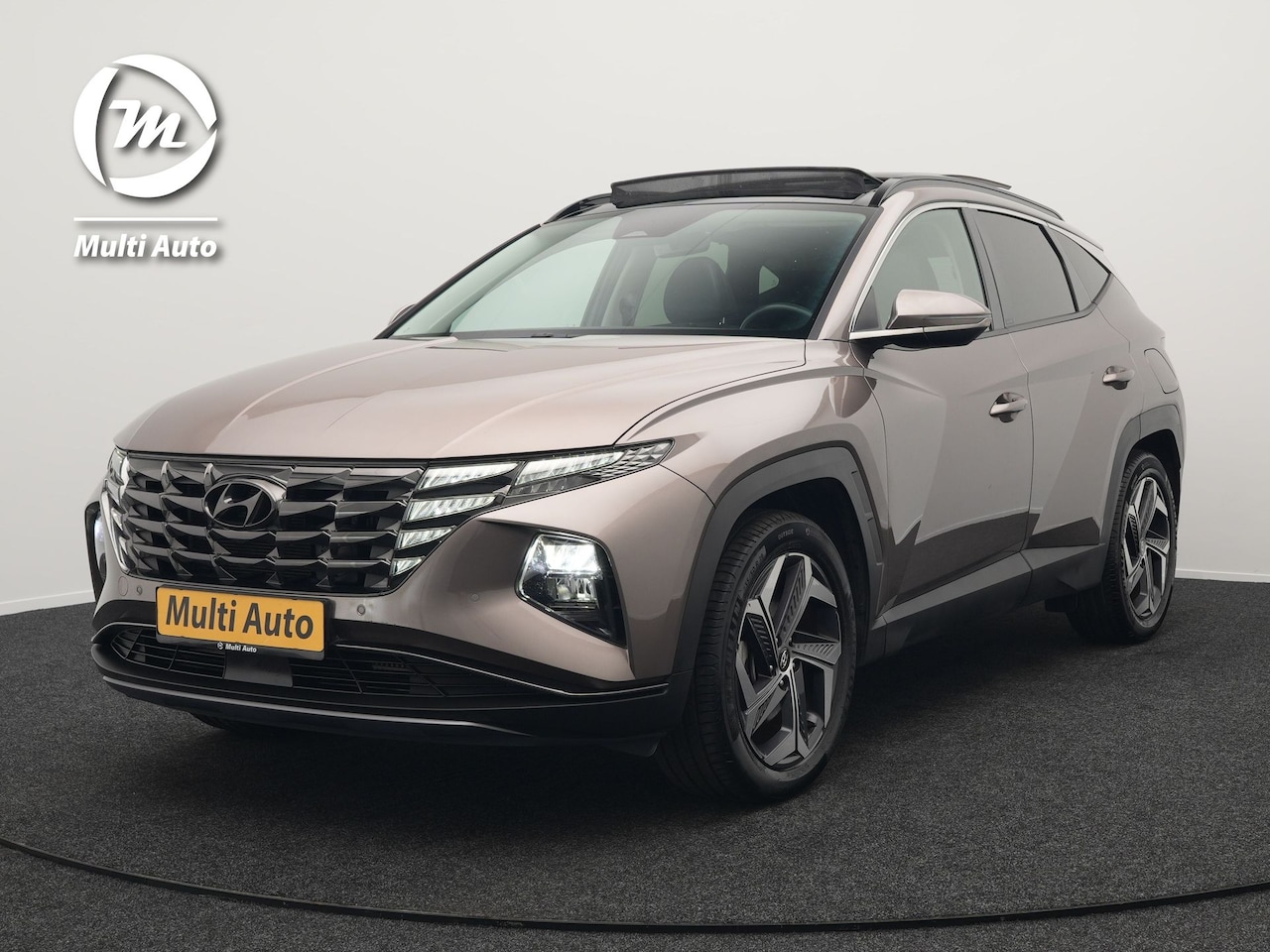 Hyundai Tucson - 1.6 T-GDI Premium 4WD Plug In Hybrid 265pk Dealer O.H. PHEV | Panodak | Trekhaak Afneembaa - AutoWereld.nl