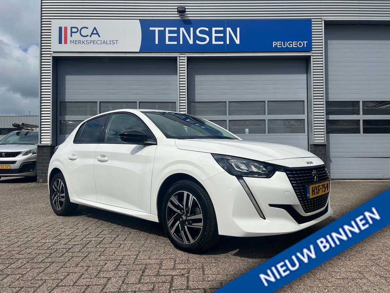 Peugeot 208 - 1.2 100PK PureTech Allure Pack | Automaat | Keyless | Achteruitrijcamera | Navigatie met A - AutoWereld.nl