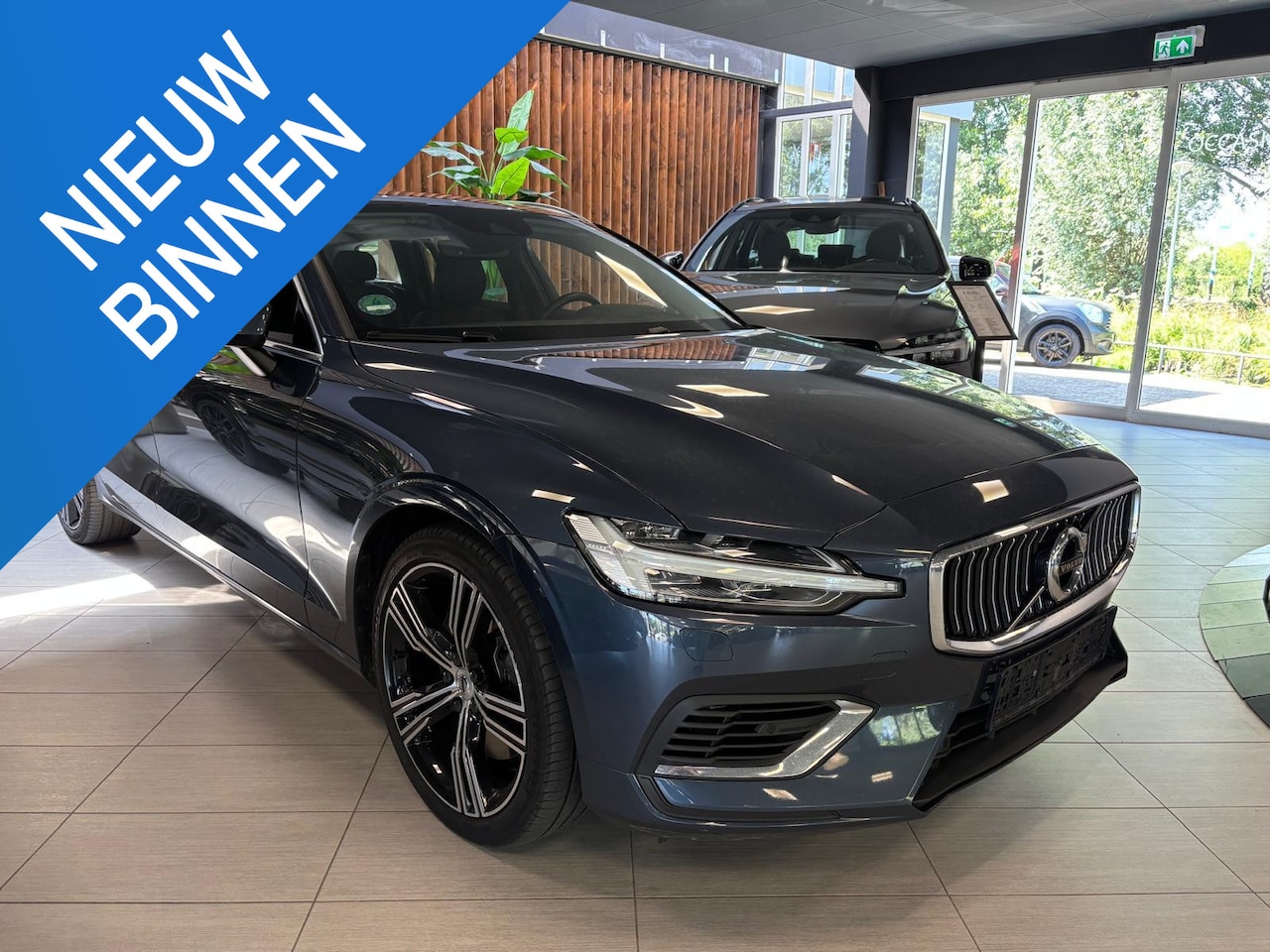 Volvo V60 - 2.0 T6 Recharge AWD Inscription Expression 2.0 T6 Recharge AWD Inscription Expression - AutoWereld.nl
