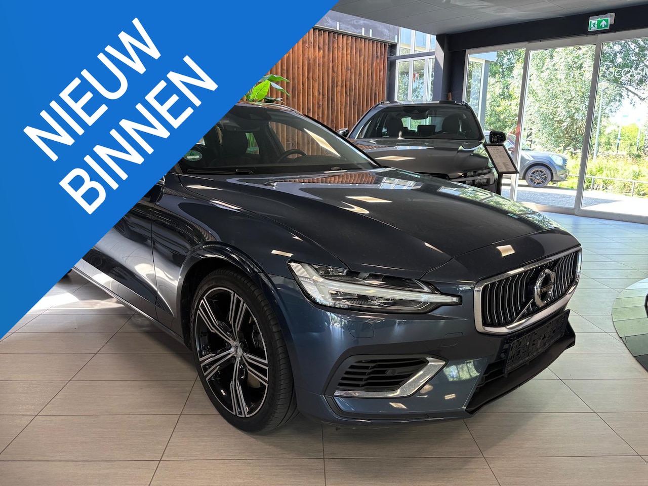 Volvo V60 - 2.0 T6 Recharge AWD Inscription Expression 2.0 T6 Recharge AWD Inscription Expression - AutoWereld.nl
