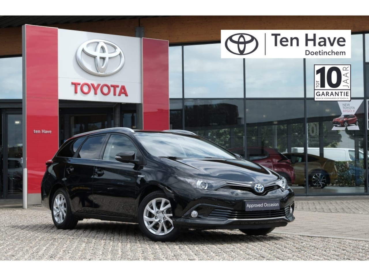 Toyota Auris Touring Sports - 1.8 Hybrid Energy + Automaat | Parkeersensoren achter | Toyota T - AutoWereld.nl