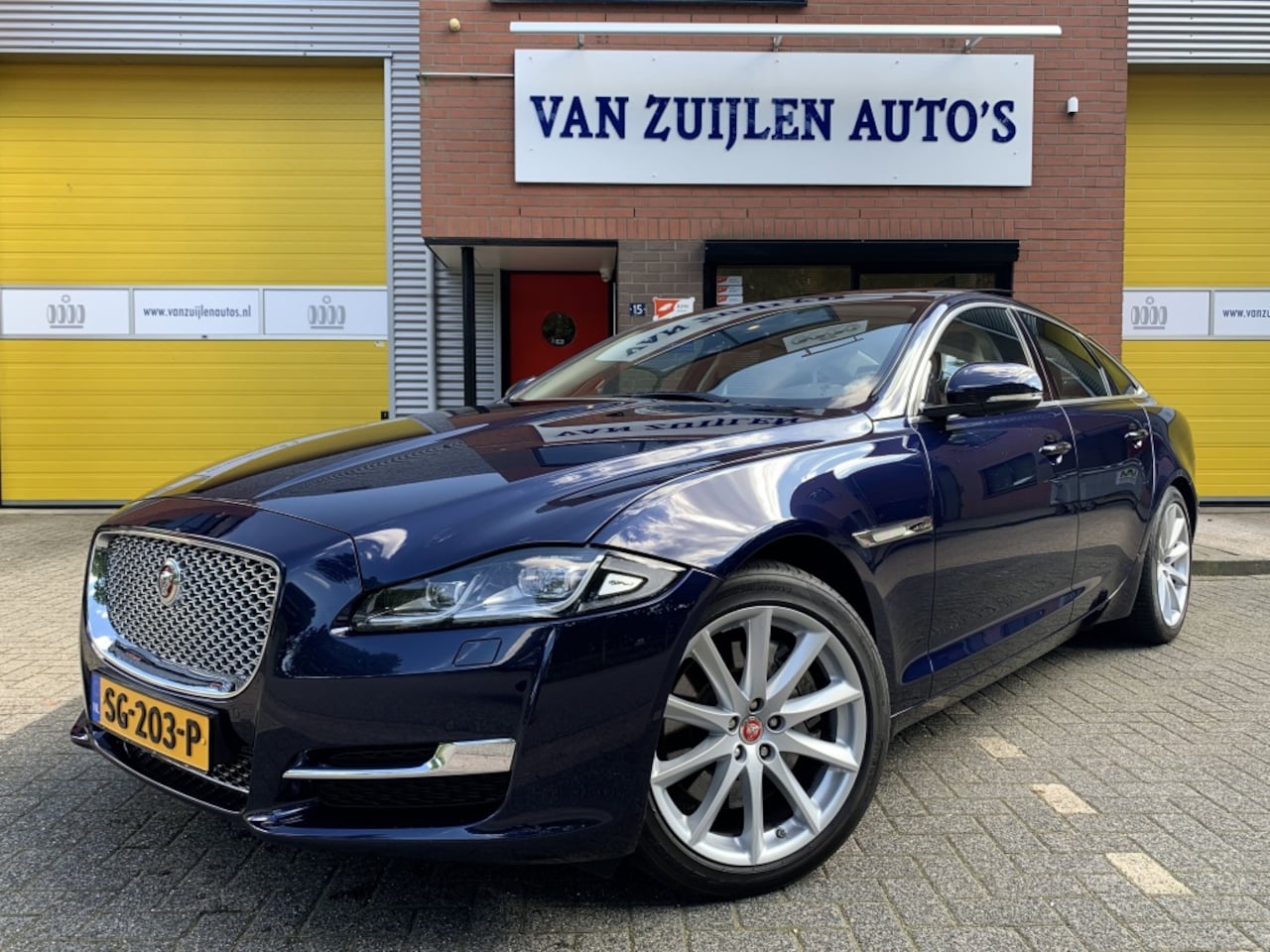 Jaguar XJ - 3.0D V6 300pk Premium Luxury Aut Panoramadak BTW - AutoWereld.nl