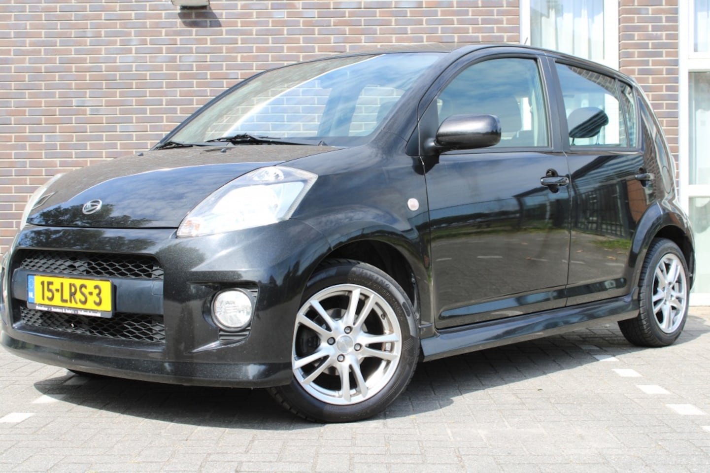 Daihatsu Sirion 2 - 1.3-16V Sport-airco-lage km stand-Nieuwe APK - AutoWereld.nl