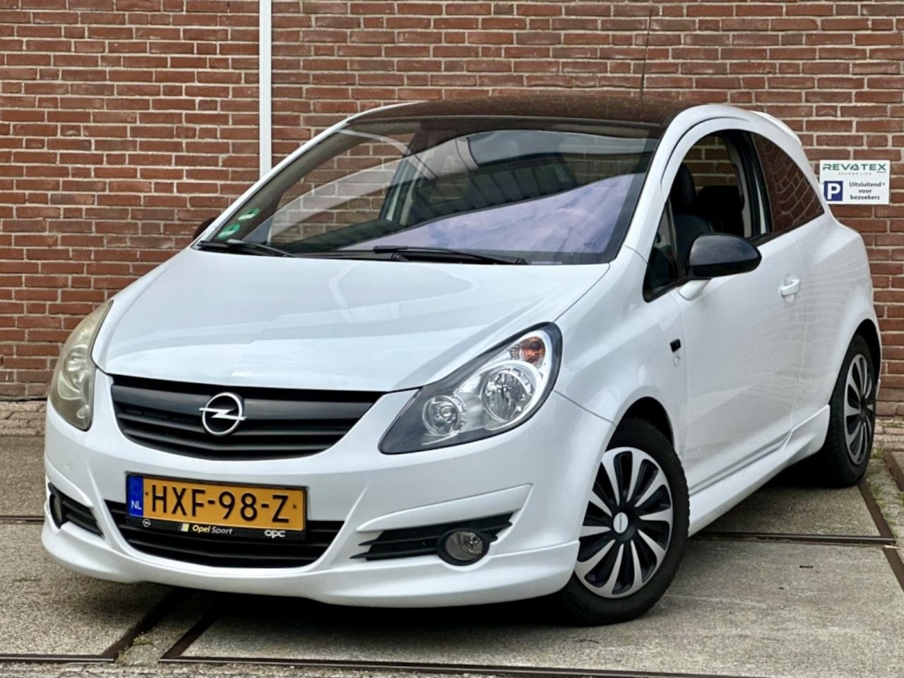 Opel Corsa - 1.4-16V Sport 1.4-16V Sport - AutoWereld.nl