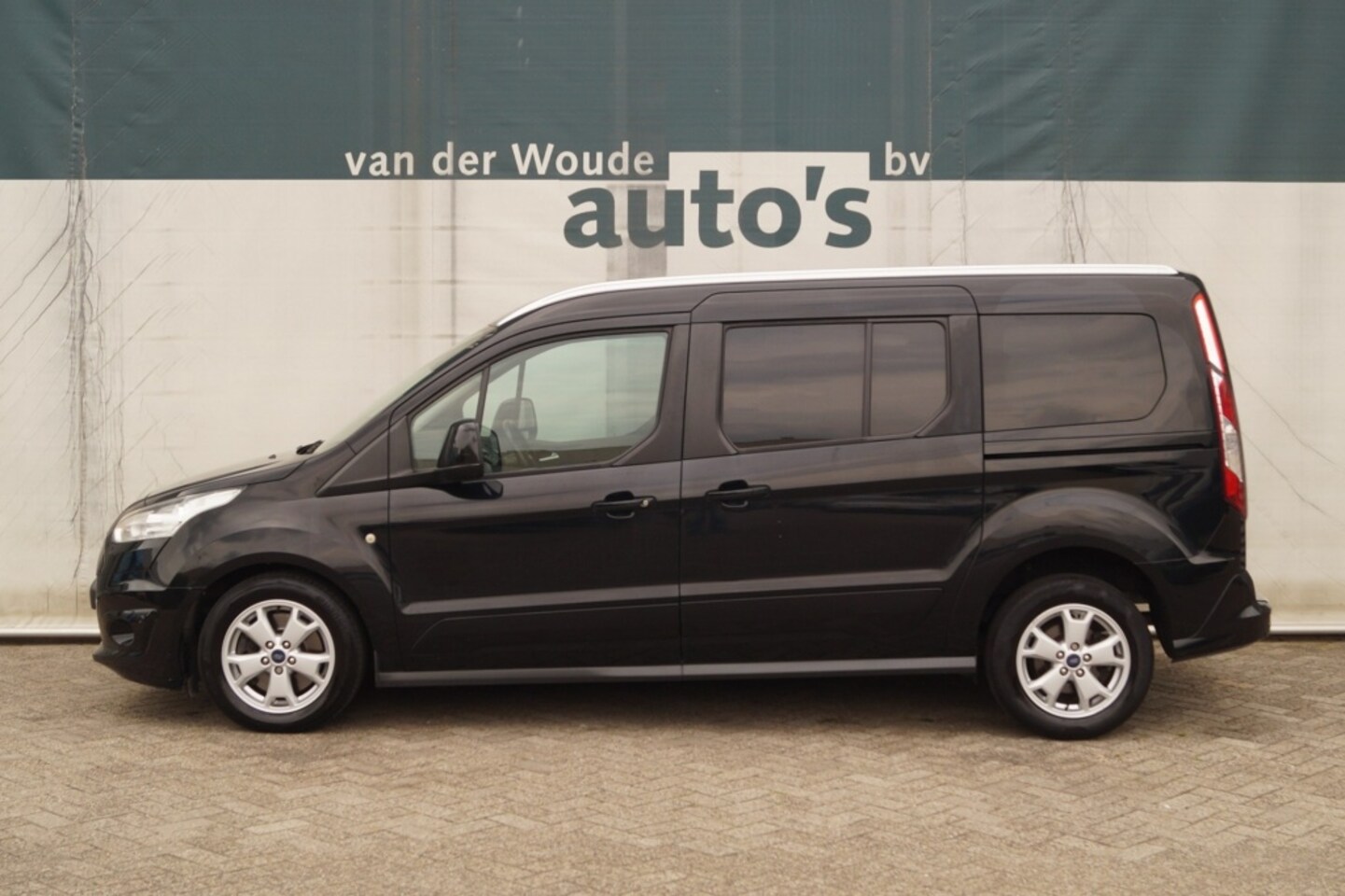 Ford Tourneo Connect Grand - 1.5 TDCi Titanium 5-persoons -PANO- - AutoWereld.nl
