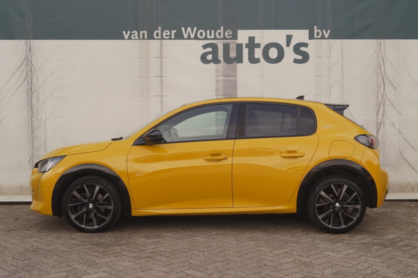 Peugeot 208 - 1.2 PureTech Automaat GT Pack -PANO-ECC-CAM- - AutoWereld.nl