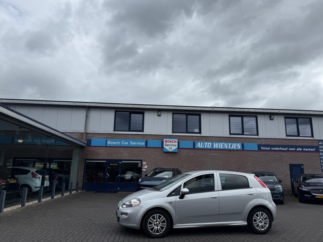 Fiat Punto Evo - 1.3 M-Jet | Street 5-Drs | Airco | Cruise - AutoWereld.nl