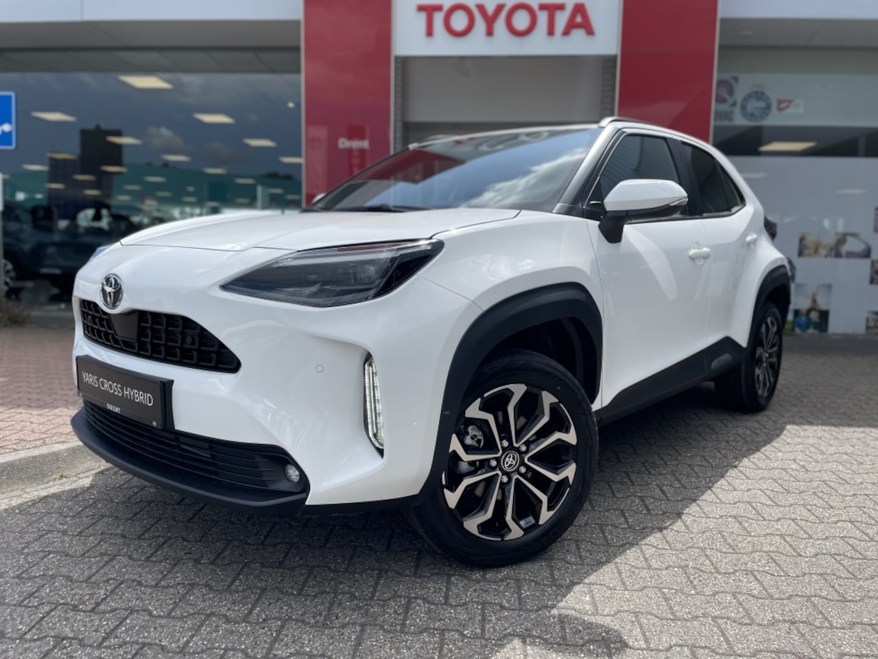 Toyota Yaris Cross - 1.5 Hybrid 130 Dynamic | Comfort Pack | Sensoren v/a | Stoelverw - AutoWereld.nl