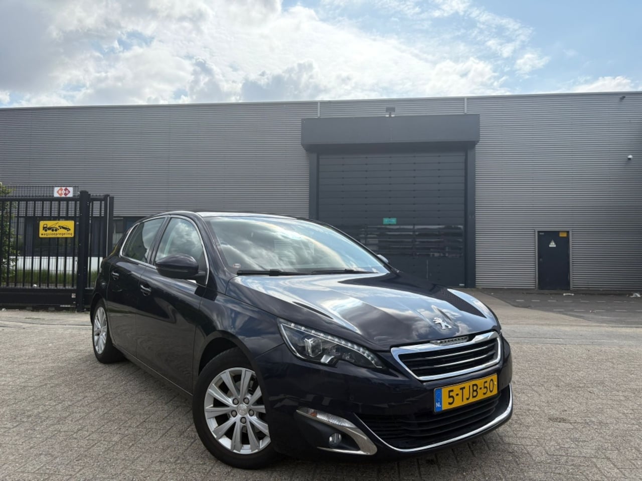 Peugeot 308 - 1.6 e-HDi Panoramadak|Xenon|ACC Premium - AutoWereld.nl