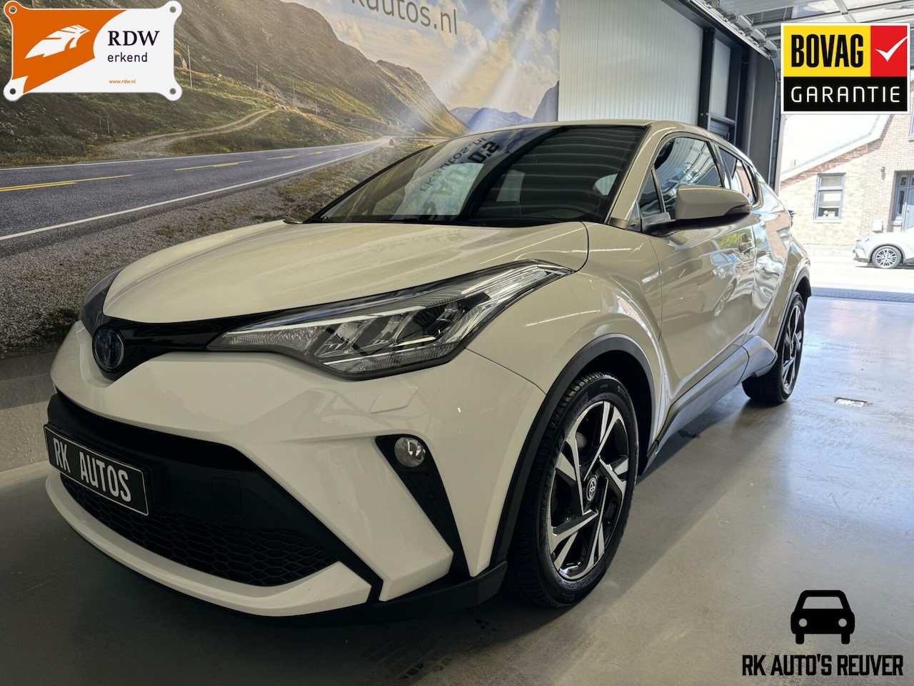 Toyota C-HR - 1.8 Hybrid Business Plus / Facelift / Carplay - AutoWereld.nl