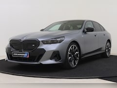 BMW i5 - M60 xDrive / Panoramadak / Trekhaak / Bowers & Wilkins / Adaptieve LED / M Multifunctionel