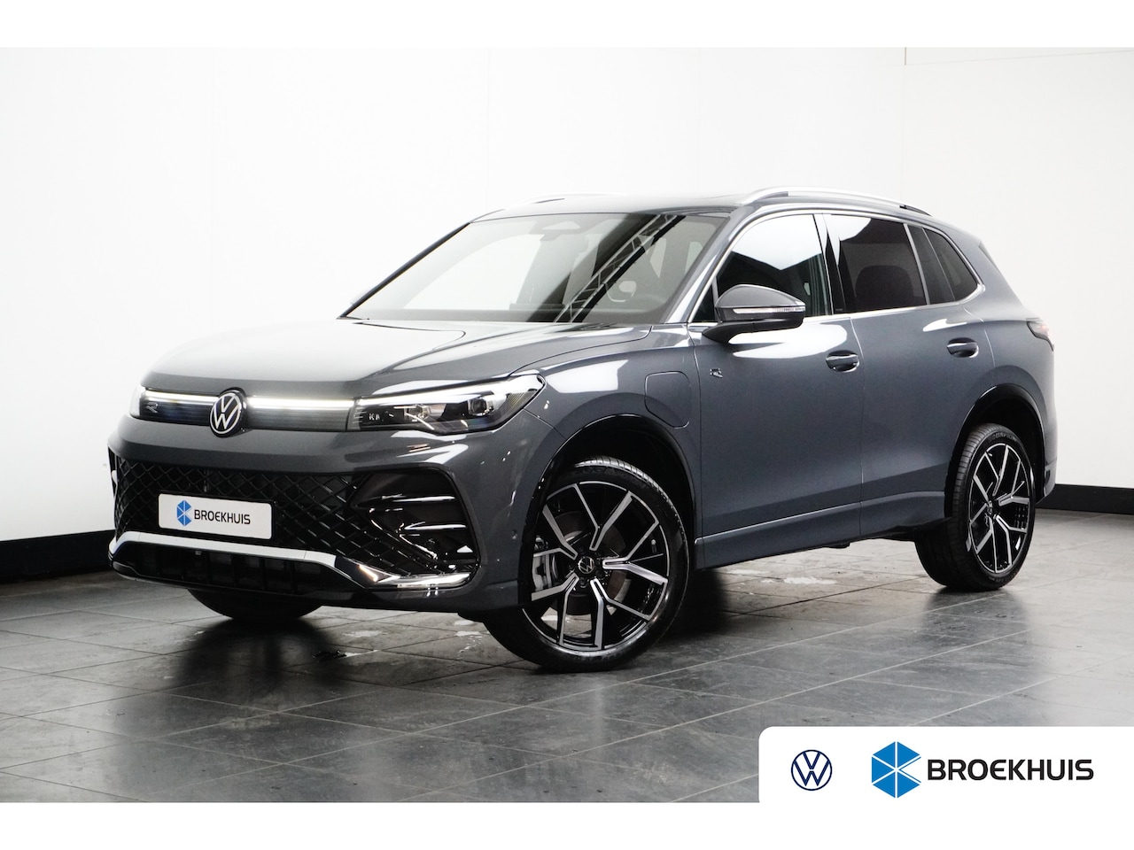 Volkswagen Tiguan - 1.5 e-Hybrid R-line 200kw/272PK - AutoWereld.nl