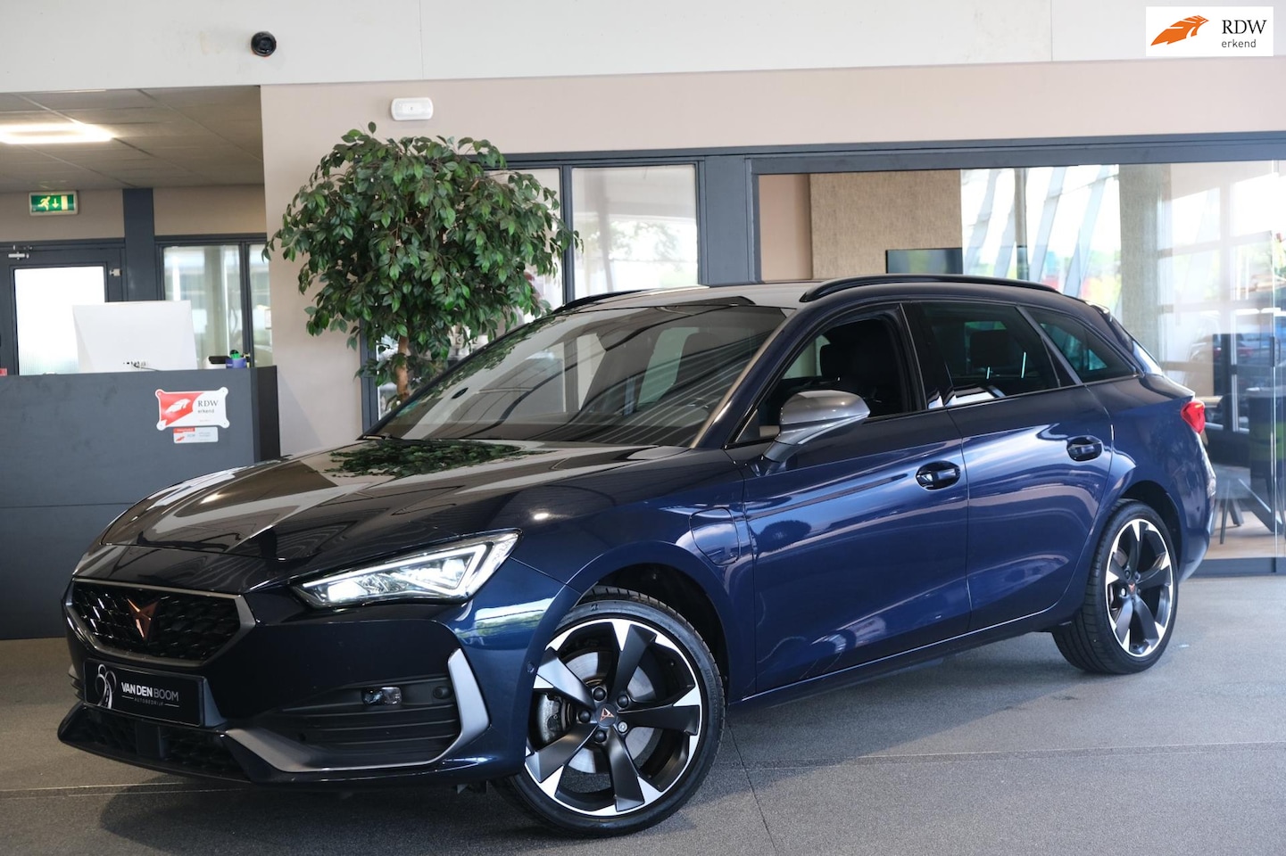CUPRA Leon Sportstourer - 1.4 e-Hybrid VZ 245PK Navi ACC CAM Sfeer - AutoWereld.nl