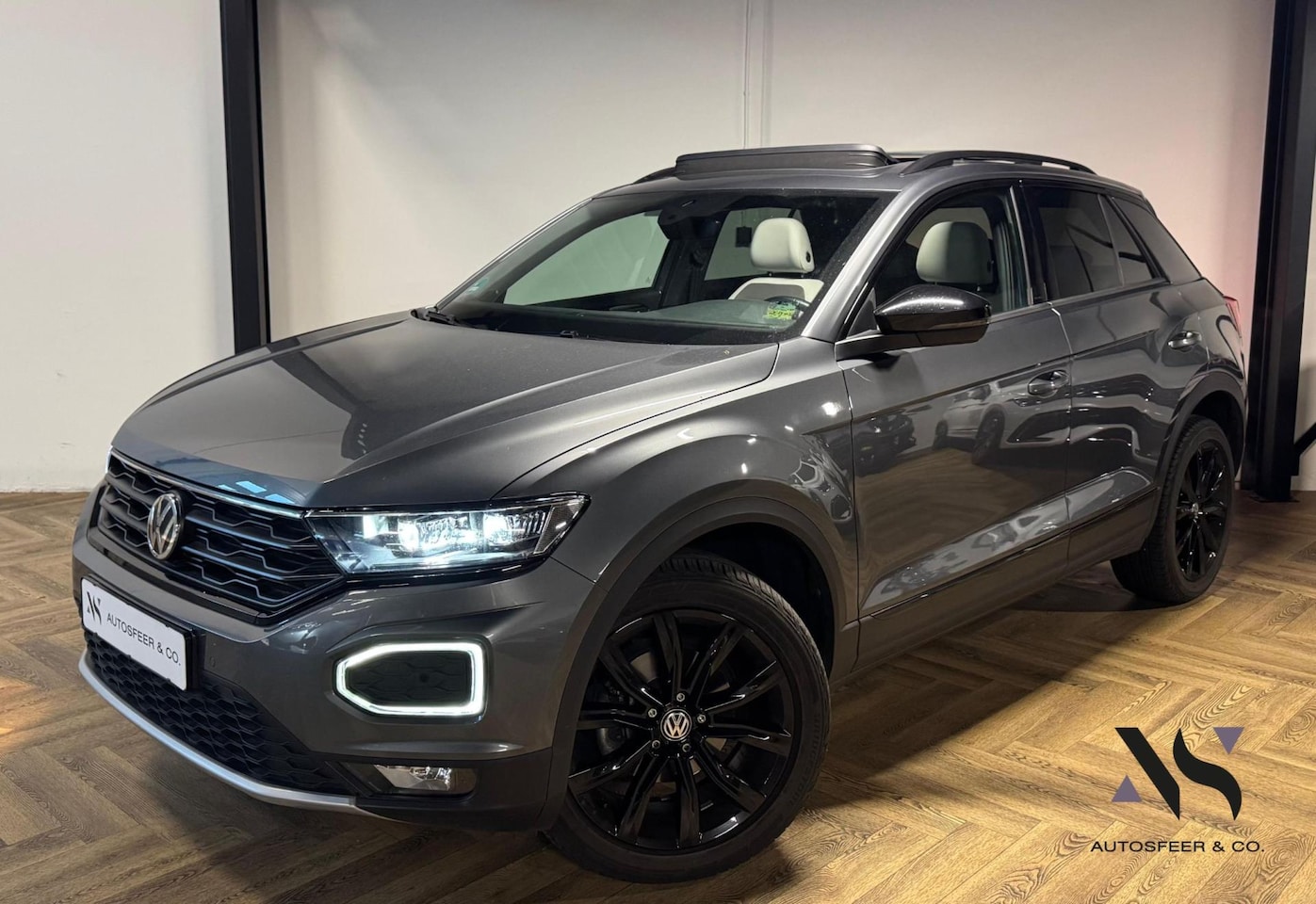 Volkswagen T-Roc - 1.5 TSI Sport PANO KEYLESS - AutoWereld.nl