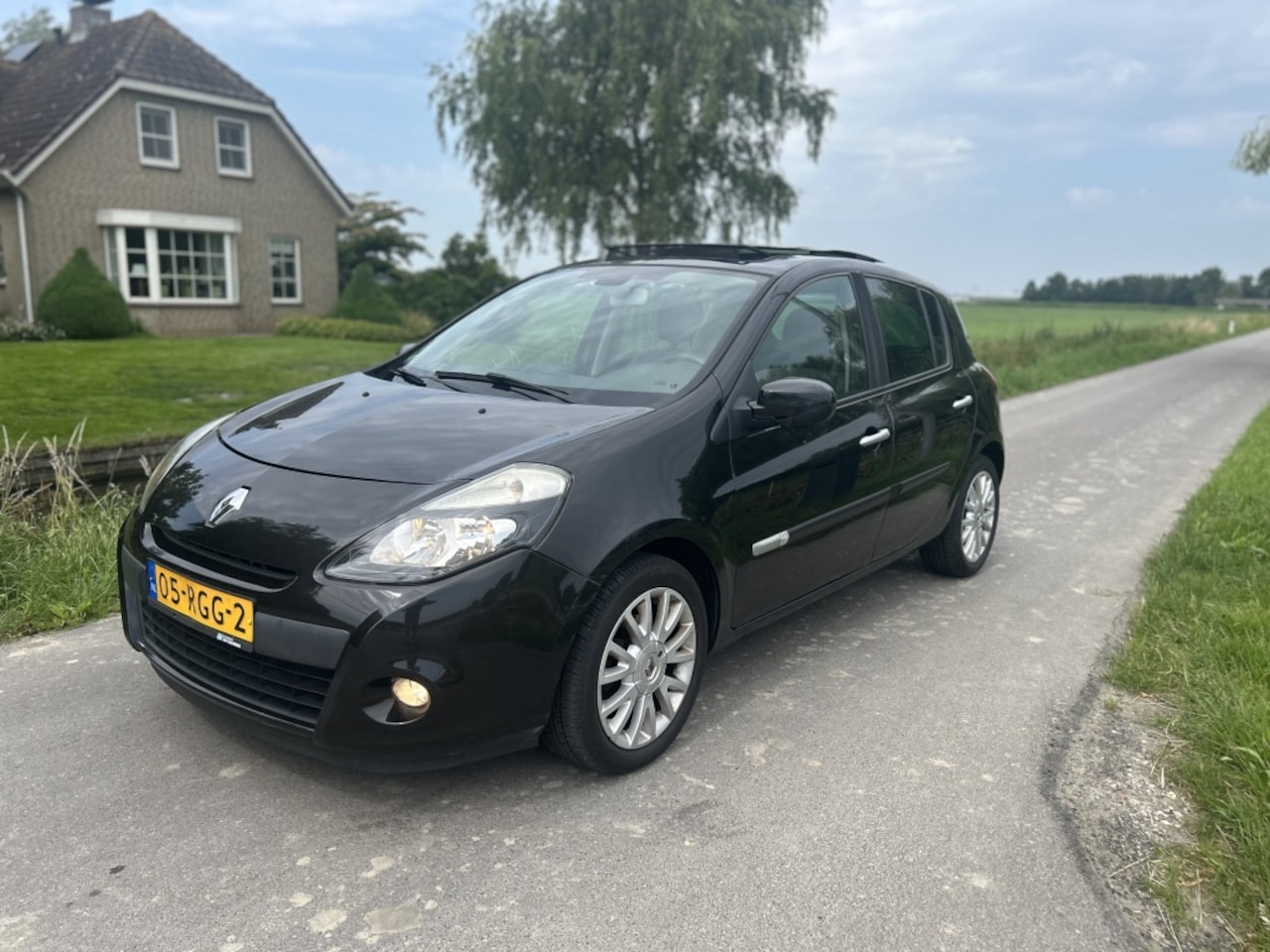 Renault Clio - 1.5 dCi PANO CLIM LUXE EXPORT - AutoWereld.nl