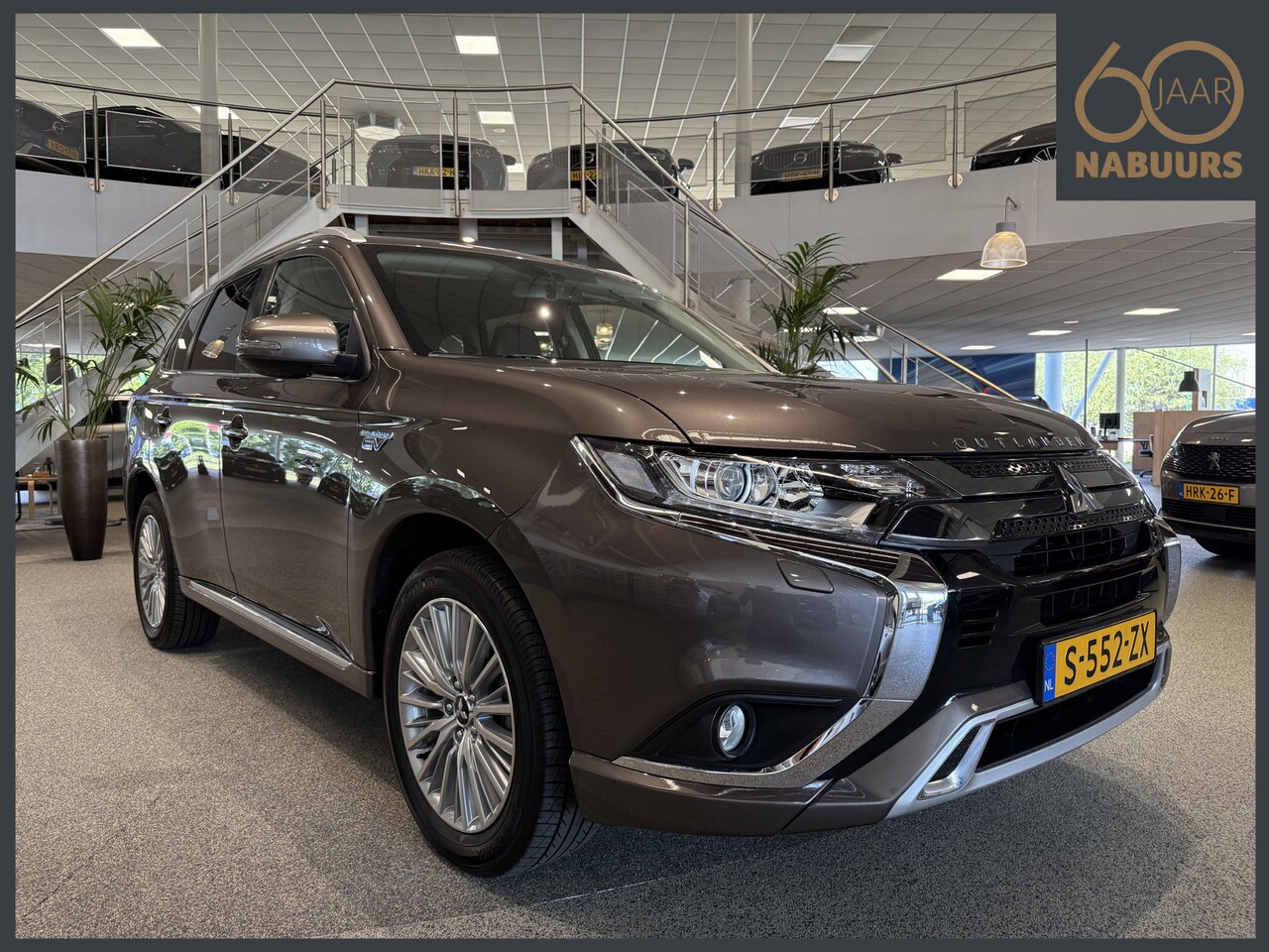 Mitsubishi Outlander - 2.4 PHEV Pure 2.4 PHEV Pure+, Alcantara, Camera, Navi - AutoWereld.nl
