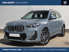 BMW X1 - sDrive20i High Executive M Sport Automaat / Trekhaak / Sportstoelen / Stoelverwarming / Ad