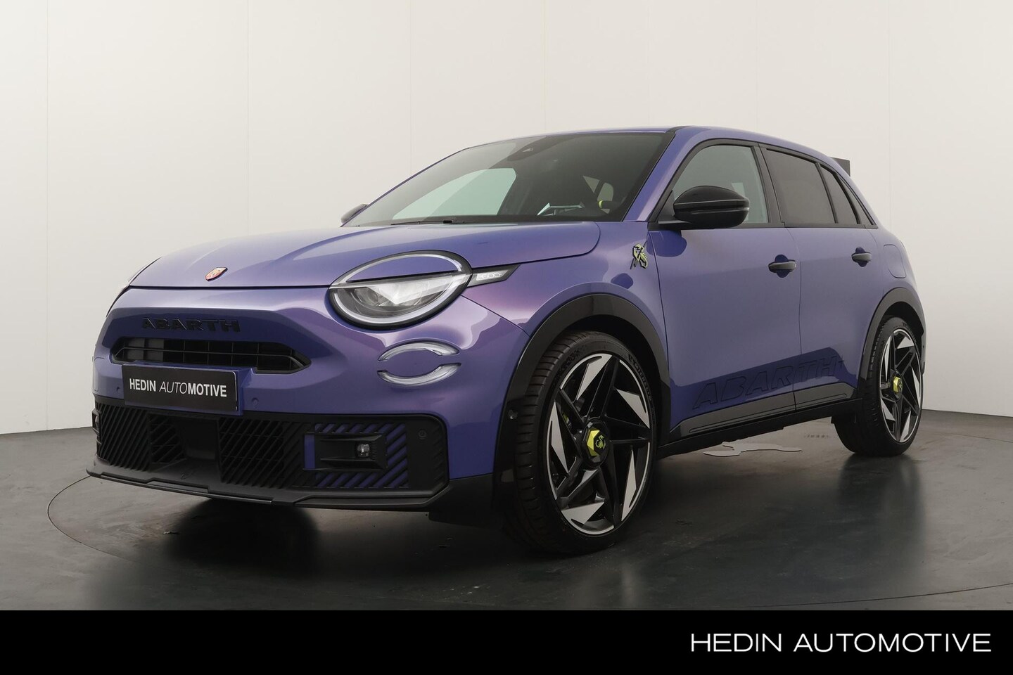 Fiat 600e - Abarth 280pk Scorpionissima 54 kWh | Sportstoelen | Navigatie | Camera | Adaptive cruise c - AutoWereld.nl