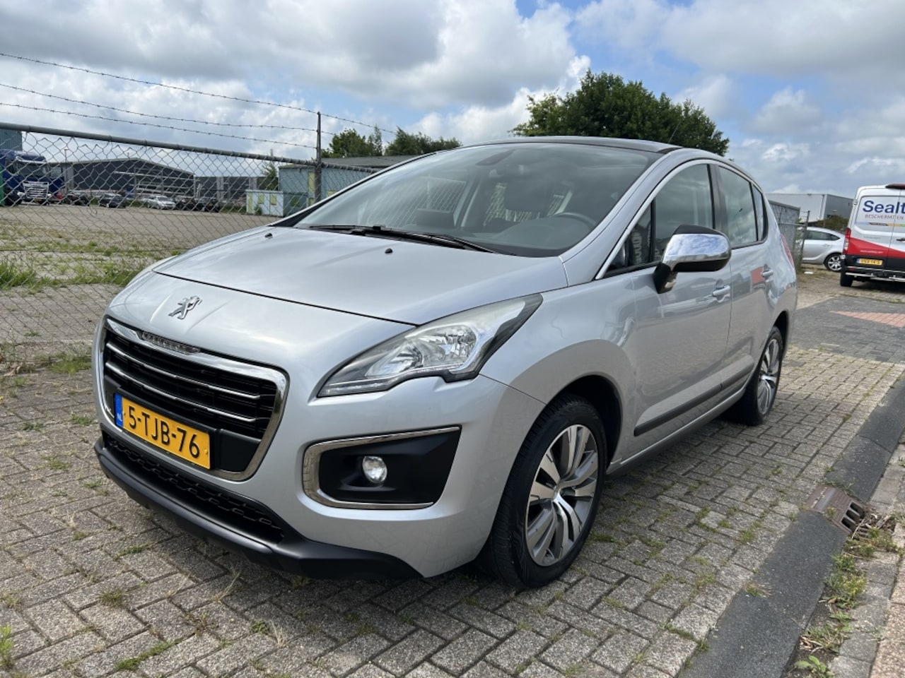 Peugeot 3008 - 1.6 VTi Active / PANO / Trekhaak - AutoWereld.nl