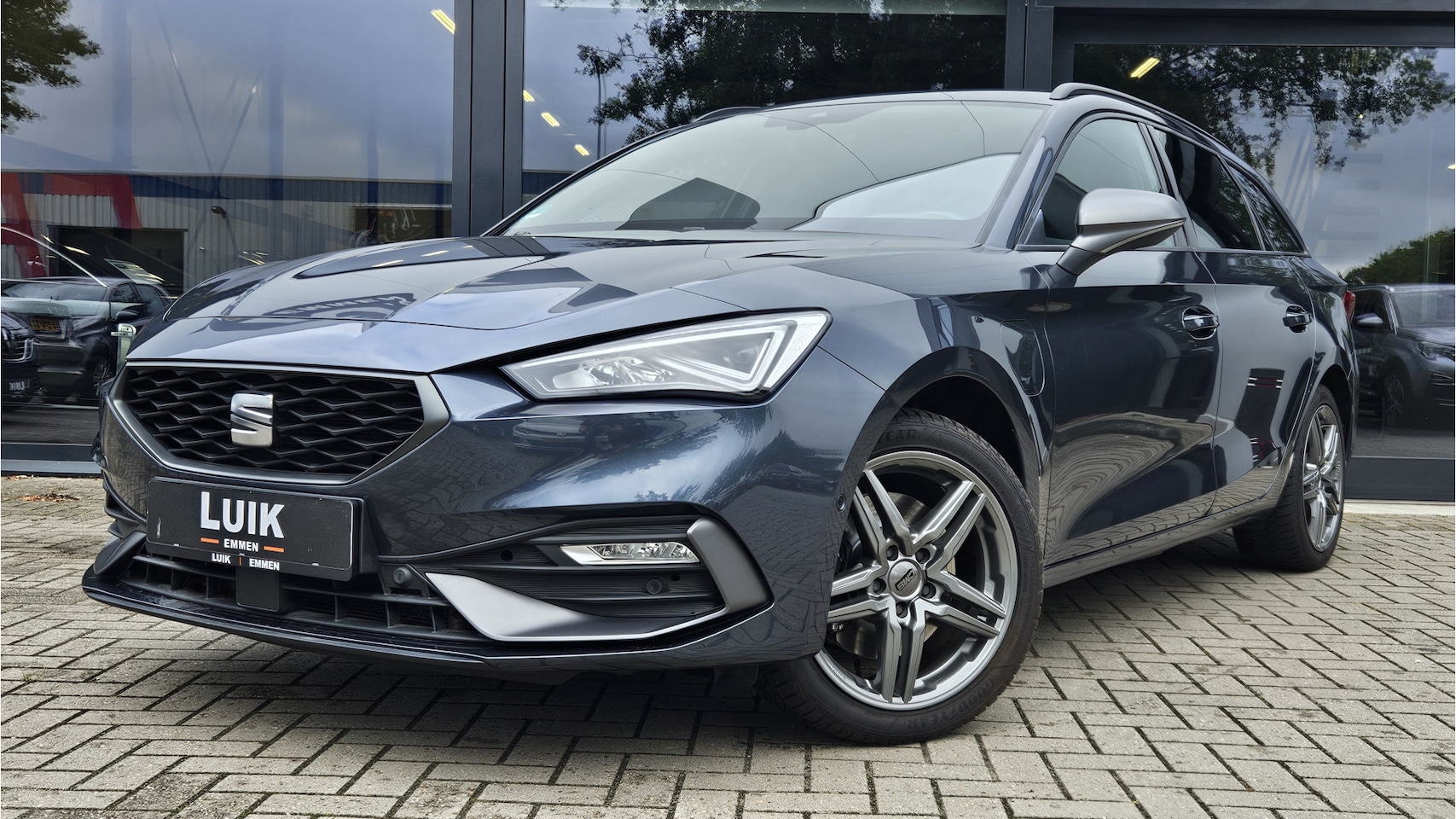 SEAT Leon Sportstourer - 1.4 TSI eHybrid PHEV FR + MATRIX LED + ALCANTARA + DIG DASH + CAMERA - AutoWereld.nl
