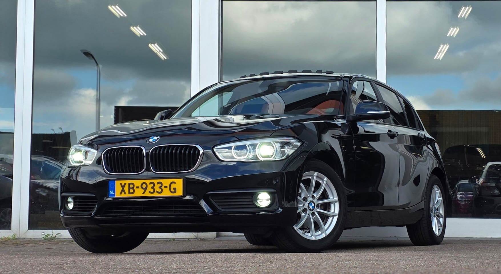 BMW 1-serie - 118i Corporate Lease High Executive Schuif/kanteldak Camera Leer - AutoWereld.nl