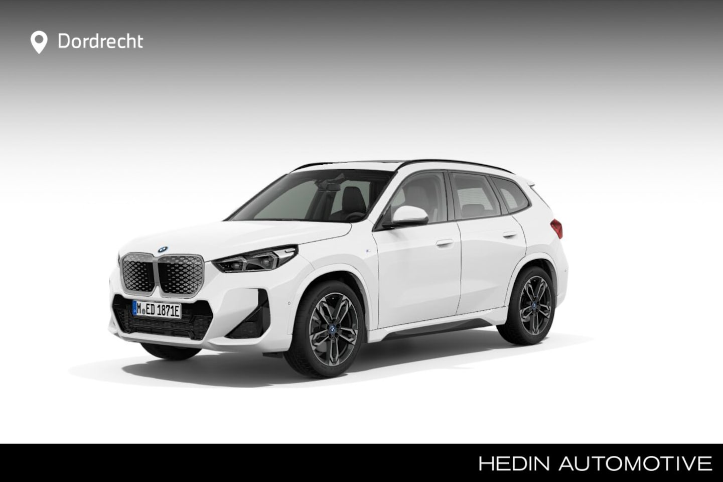 BMW iX1 - eDrive20 67 kWh M-Sport | 19" | Trekhaak | Panorama | Premium Pack - AutoWereld.nl