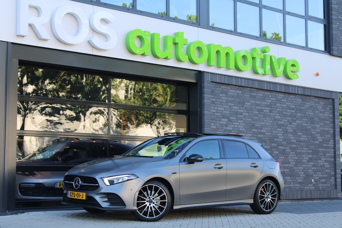 Mercedes-Benz A-klasse - 250 e Premium | PANO | BURMESTER | 360 | MAGNO | SFEER | CARPLAY | DODE HOEK | - AutoWereld.nl