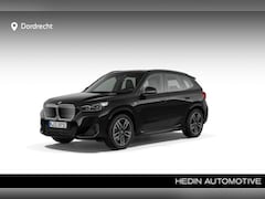 BMW iX1 - eDrive20 67 kWh M-Sport | 19" | Trekhaak | Panorama | Premium Pack