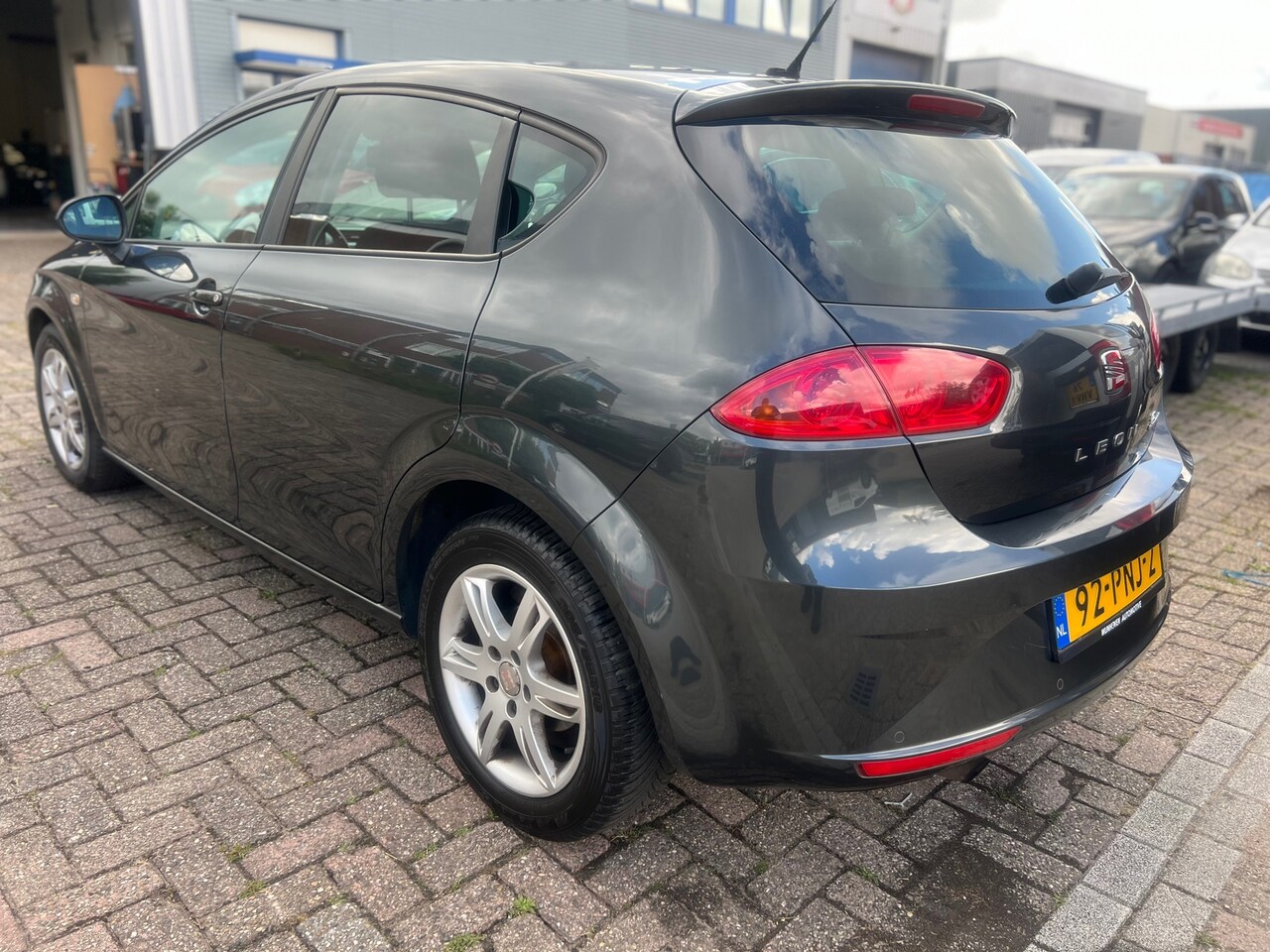 SEAT Leon - 1.6 TDI Ecomotive Businessline High 1.6 TDI Ecomotive Businessline High - AutoWereld.nl