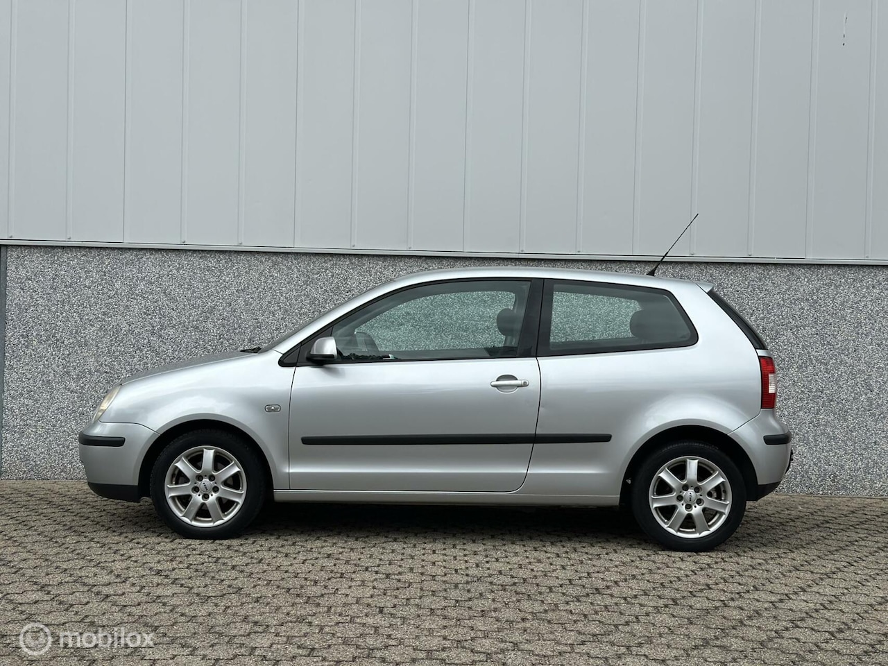 Volkswagen Polo - 1.4 Automaat /Airco /Trekhaak - AutoWereld.nl
