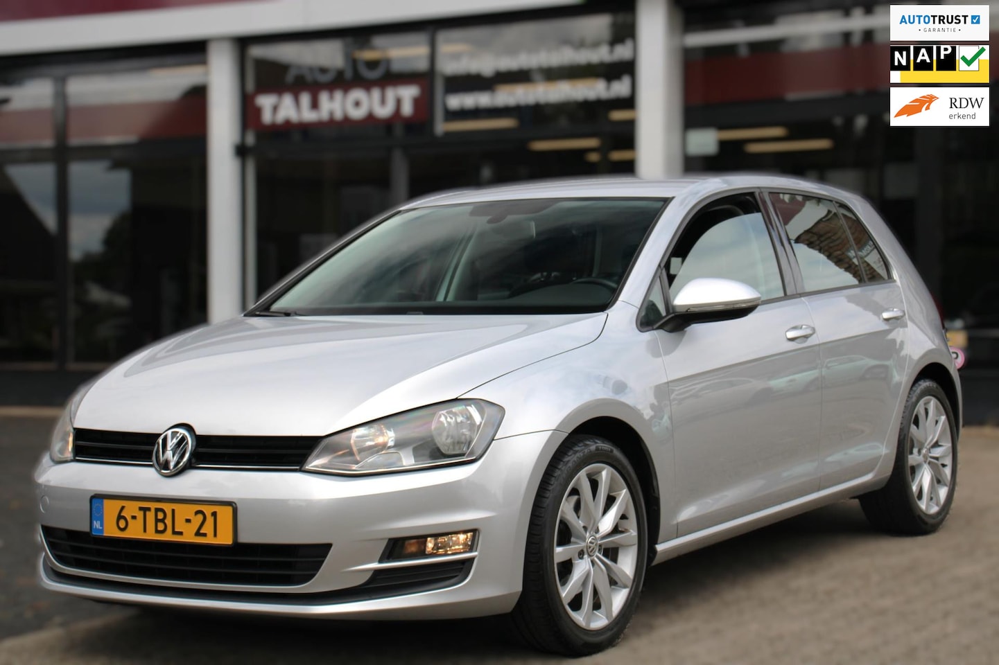 Volkswagen Golf - 1.2 TSI Comfortline - AIRCO, NAVIGATIE, 5 DEURS, LM VELGEN - AutoWereld.nl