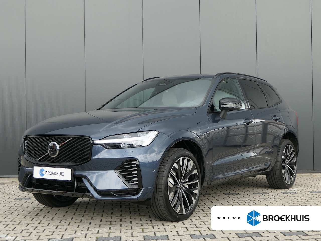 Volvo XC60 - T6 Plug-in hybrid AWD Ultra Dark | Panoramadak | 21 Inch | Harman/Kardon | 360 Camera | Ad - AutoWereld.nl