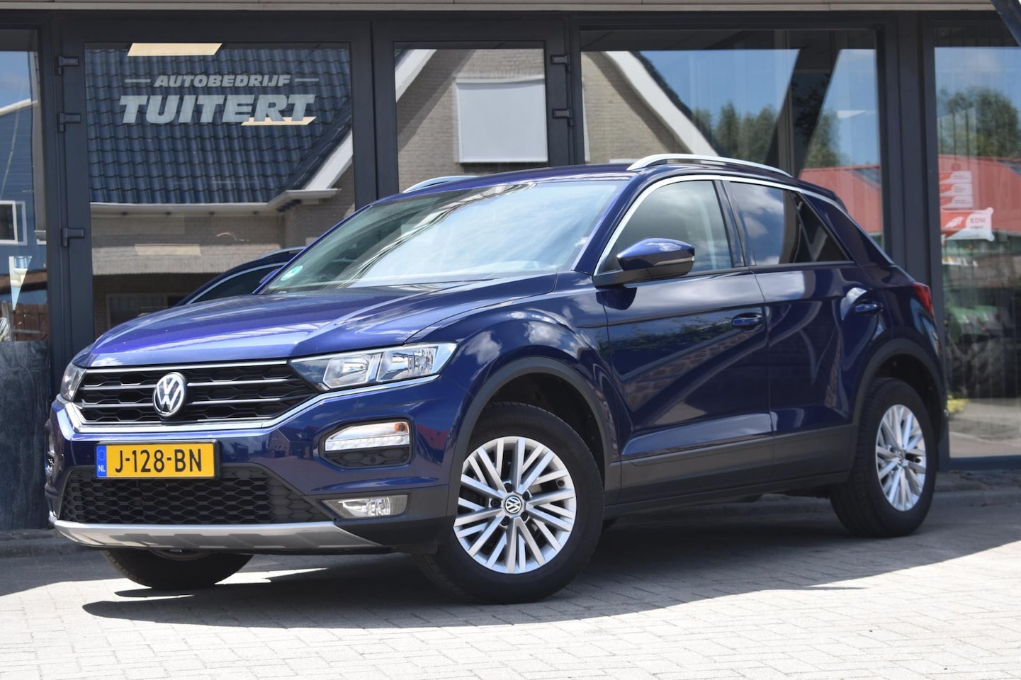 Volkswagen T-Roc - 1.0 TSI | VIRTUAL COCKPIT | TREKHAAK | APPLE CARPLAY | ANDROID AUTO | ADAPTIEVE CRUISE CON - AutoWereld.nl