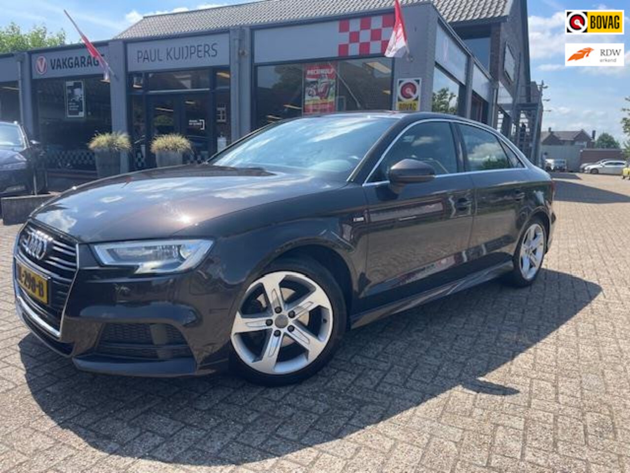 Audi A3 Limousine - 1.0 TFSI 115pk Sport S Line Edition LIMOUSINE *S in- en exterieur + navi + afn. trekhaak* - AutoWereld.nl
